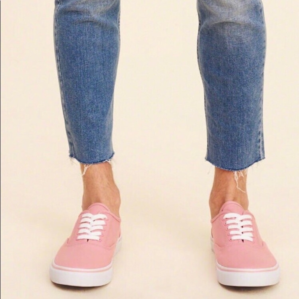 Hollister Pink sneaker in box brand new unisex